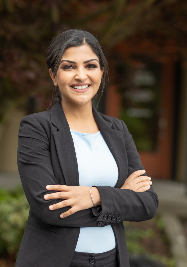 Covington Washington dentist Doctor Navi Dhaliwal